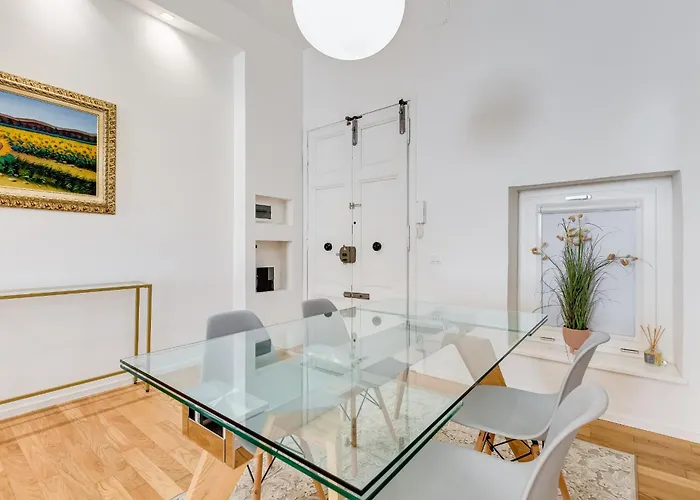 Opera Exclusive House By Premium Collection